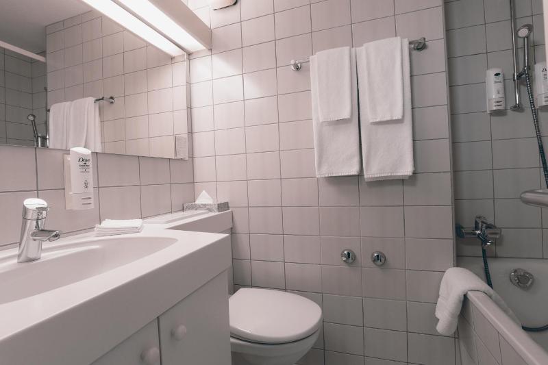 Double or Twin Room image 3