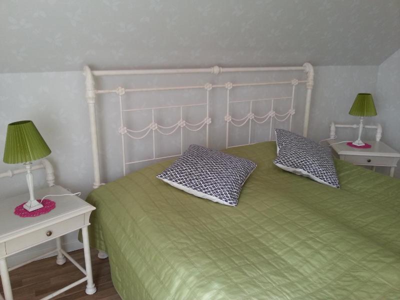 Double Room with Shared Bathroom image 1