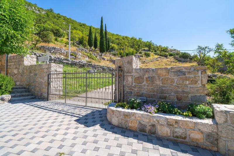 Villa Stone House Kuna - image 8
