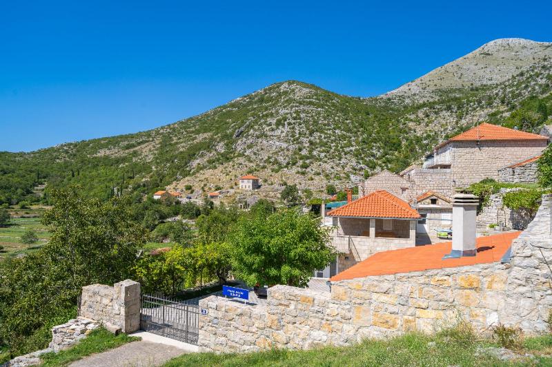 Villa Stone House Kuna - image 2