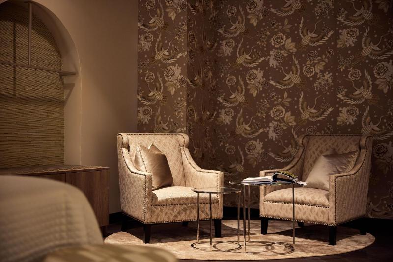 Silver Suite image 2