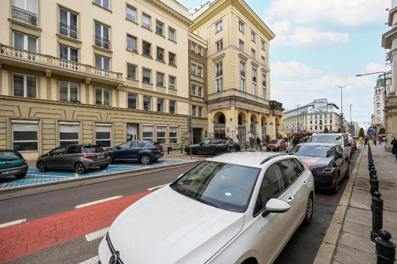 Exclusive Grey and Red Apartment in Warsaw Center by Noclegi Renters - image 3