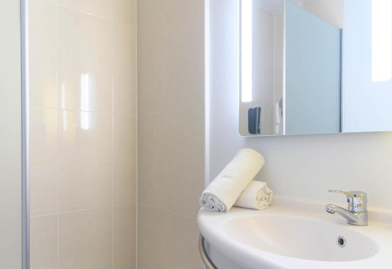 Standard  Double Room image 3