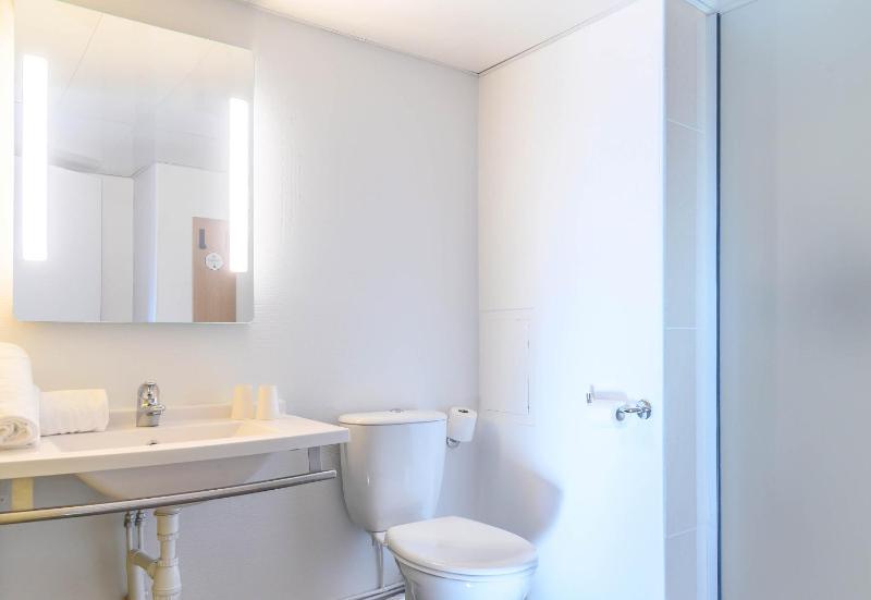 Standard  Double Room image 2
