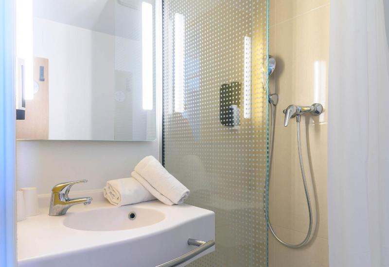 B&B Hôtel Nîmes Centre Arènes - image 18