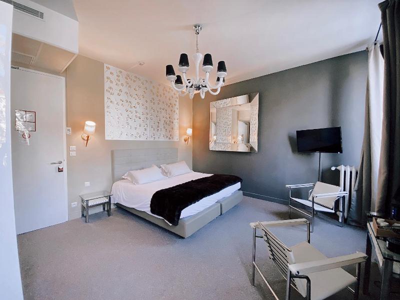 Superior Double Room image 4