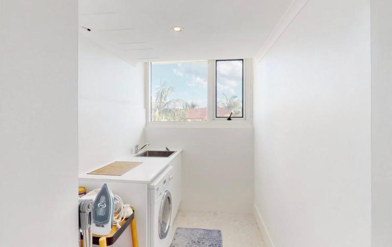 Beachside Getaway Southern Cross Seventh Floor - image 4