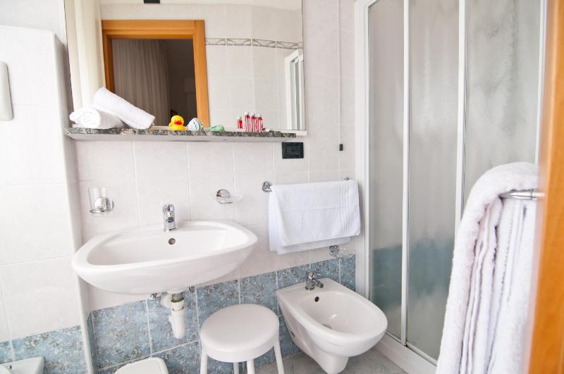 Triple Room with Balcony image 1