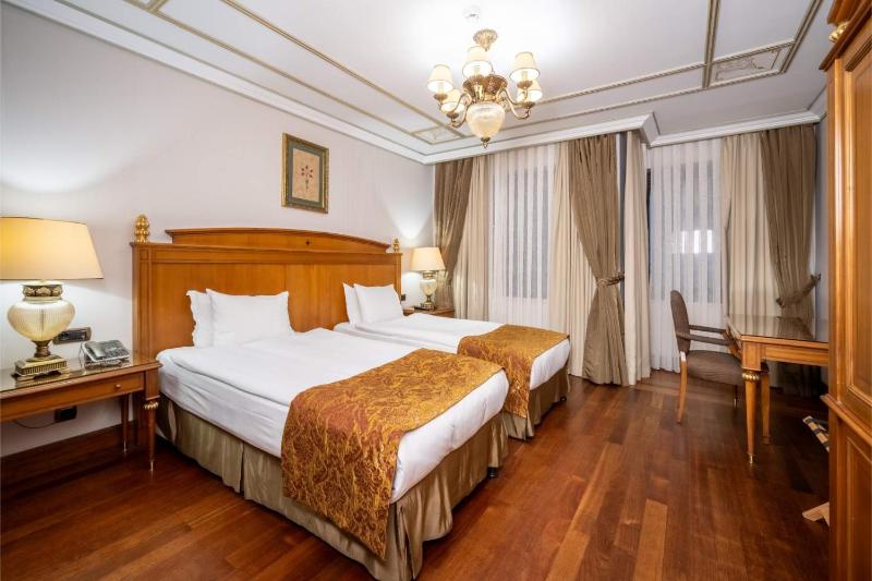 Two Connecting Double Rooms image 4