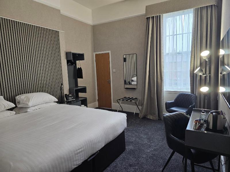 Standard Double Room image 4