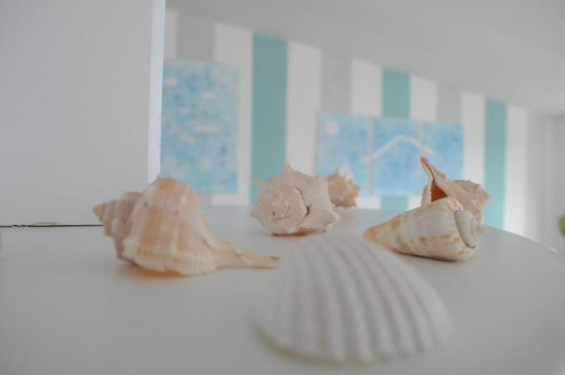 One-Bedroom Apartment with Terrace and Sea View image 3