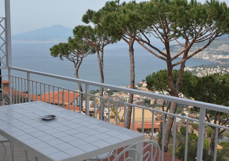 Studio with Balcony and Sea View (3 Adults) image 2