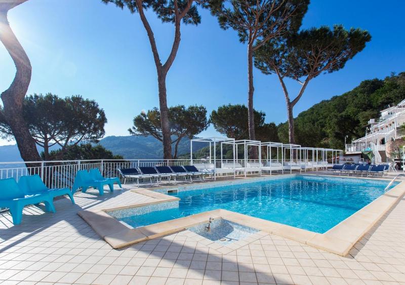 Studio with Balcony and Sea View (3 Adults) image 3