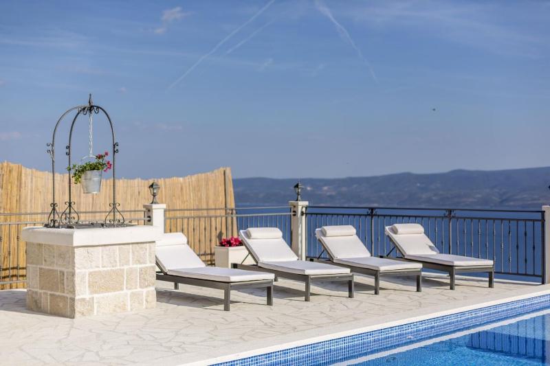 Luxury villa Libar near Split heated pool - image 29