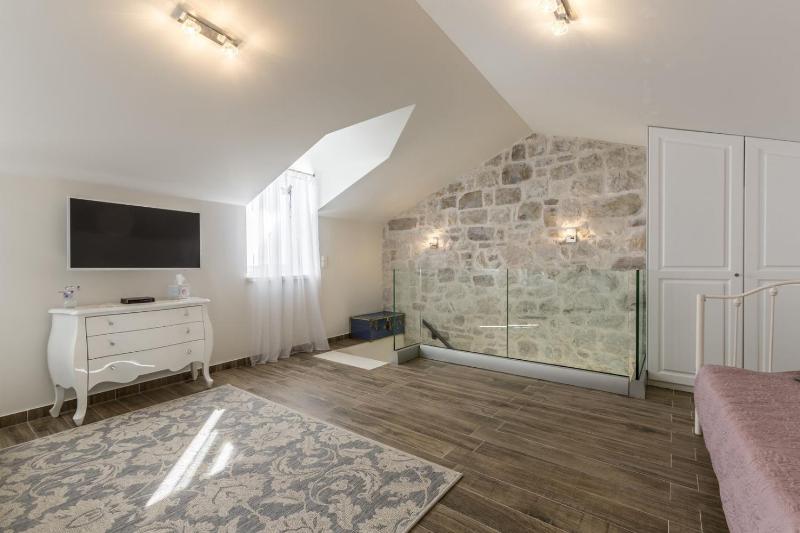 Luxury villa Libar near Split heated pool - image 22