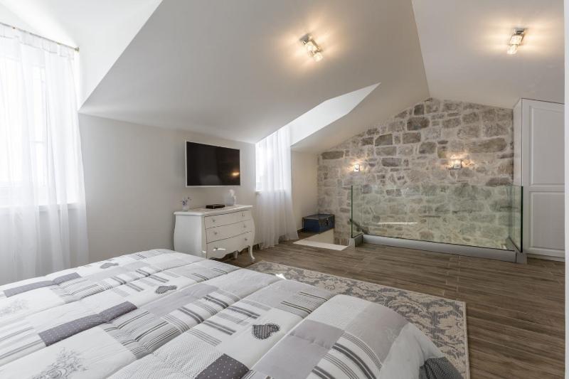 Luxury villa Libar near Split heated pool - image 4