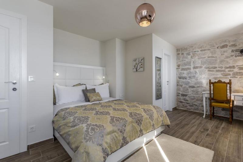 Luxury villa Libar near Split heated pool - image 10