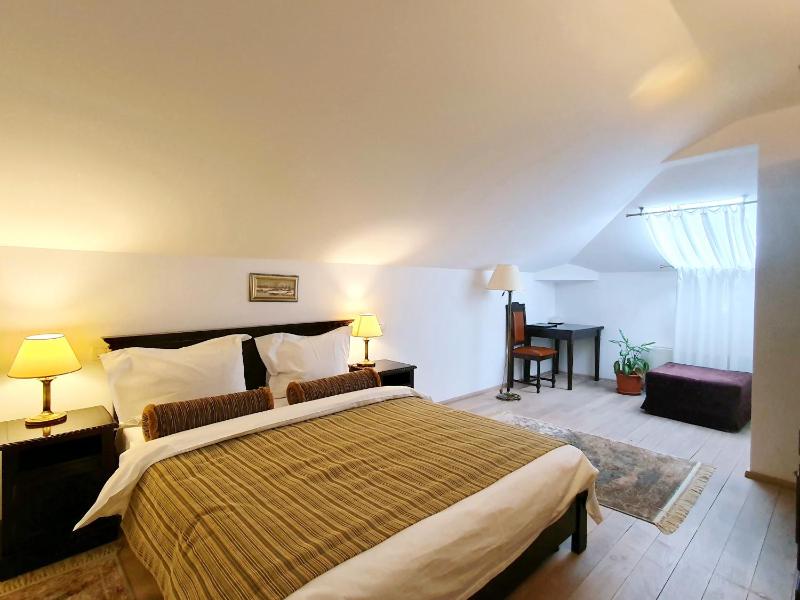 Superior Double Room Attic image 3