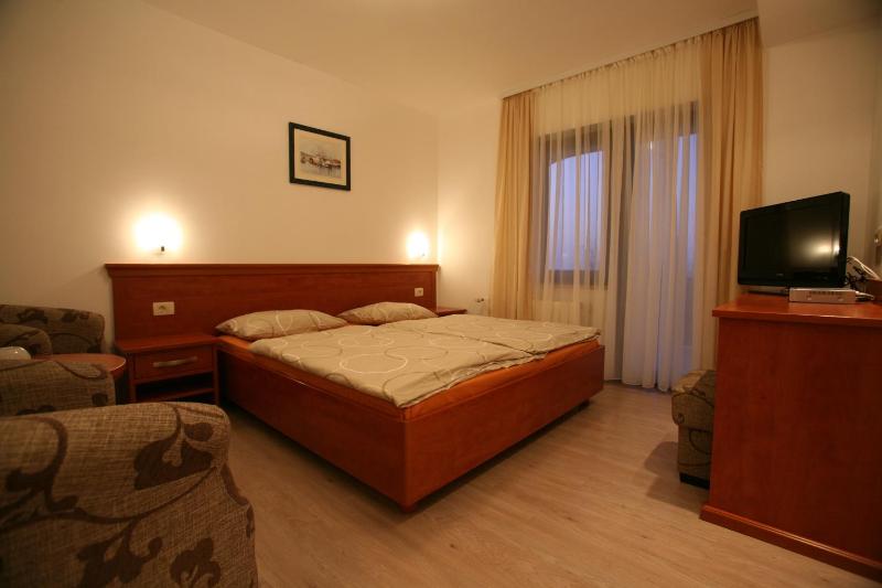 Deluxe Family Room image 1