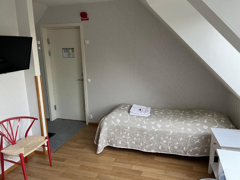 Double Room with Private Bathroom image 1