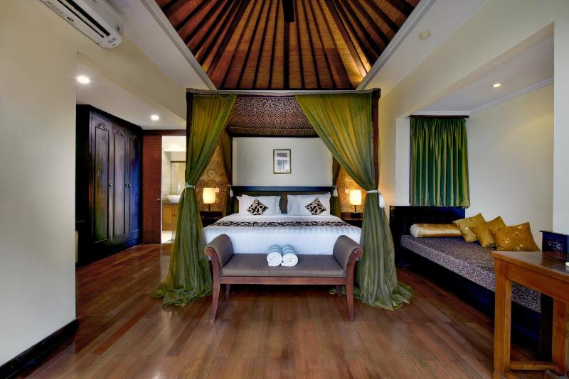 The Khayangan Dreams Villa Seminyak - image 26