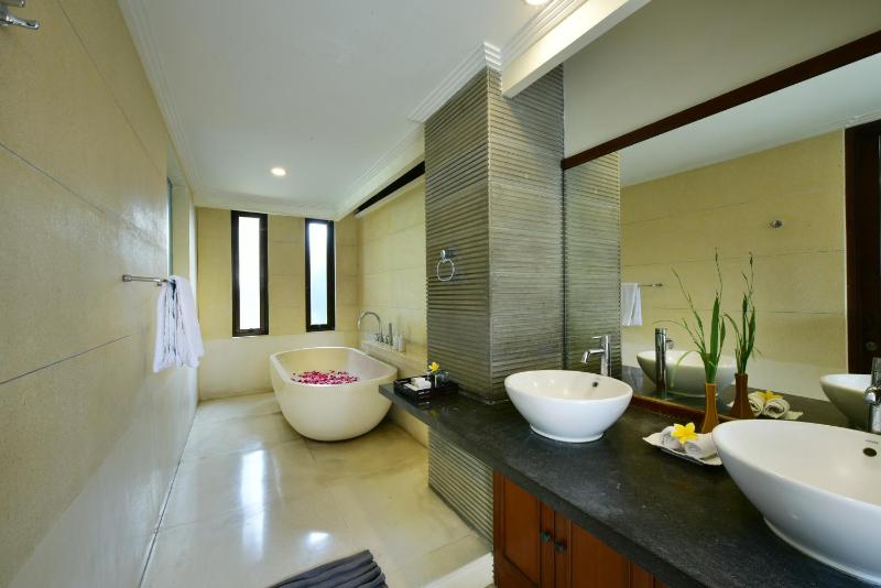 The Khayangan Dreams Villa Seminyak - image 43