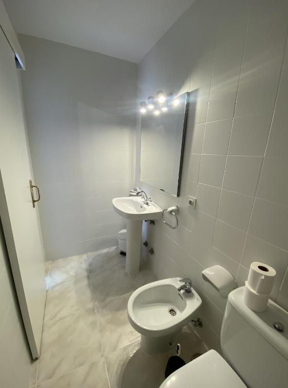 Single Room image 4