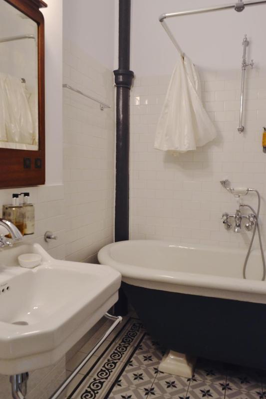 Standard Double Room image 2