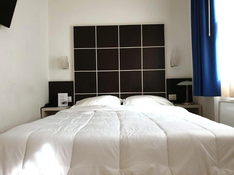 Superior Double Room image 4