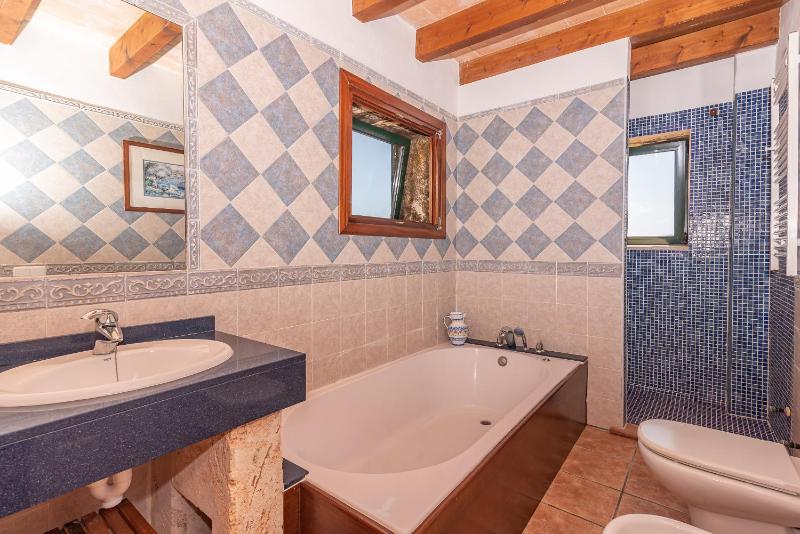 Villa Els Amatllers by Sealand Villas - image 15