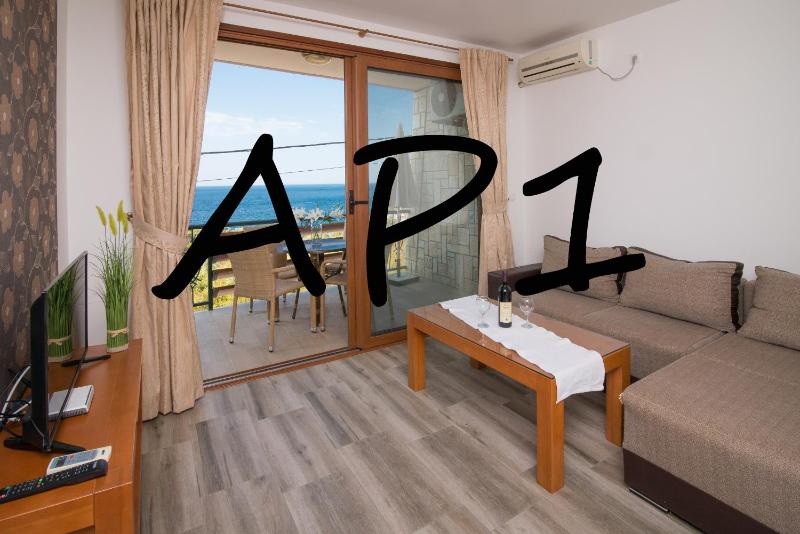 Apartment with Sea View image 1