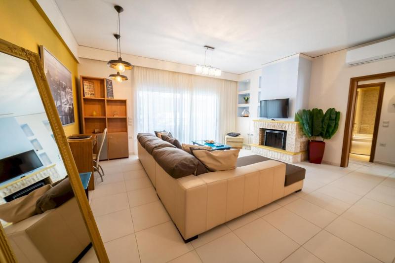 Heronissos City Center Apartment - image 1