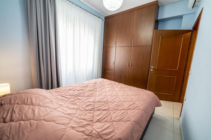 Heronissos City Center Apartment - image 5