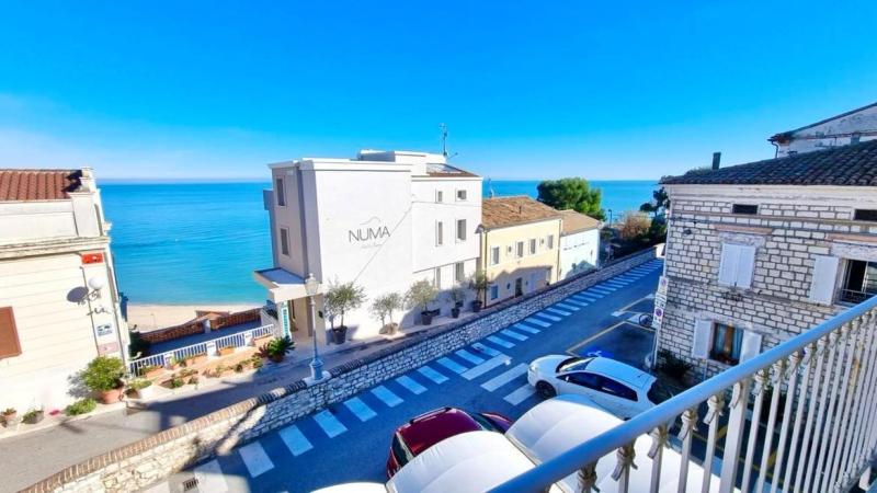 Pisolo - quadrilocale in centro a Numana con vista mare e servizio spiaggia Images