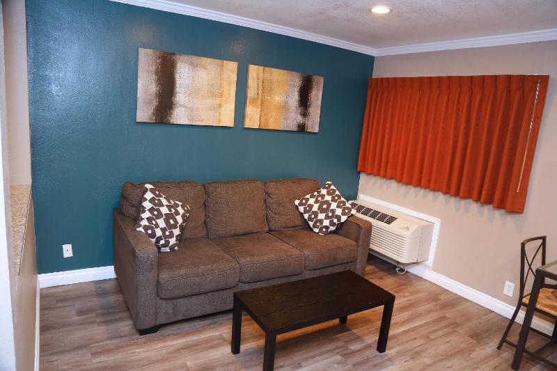Deluxe Double Room image 4