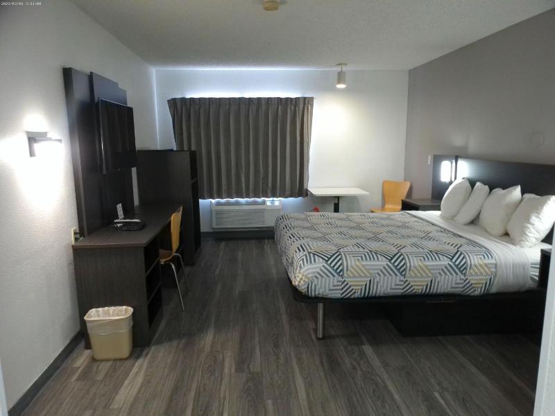 King Room - Non-Smoking image 1