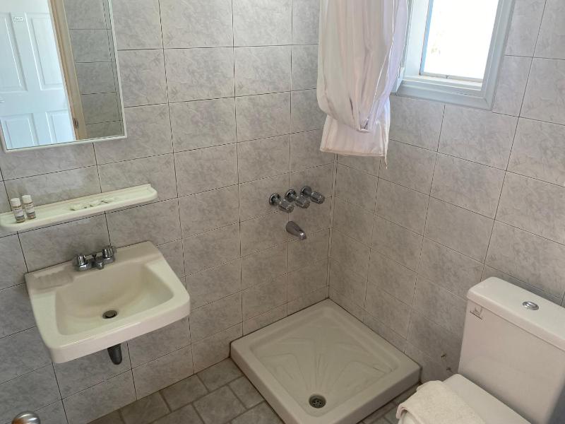 Twin Room image 1