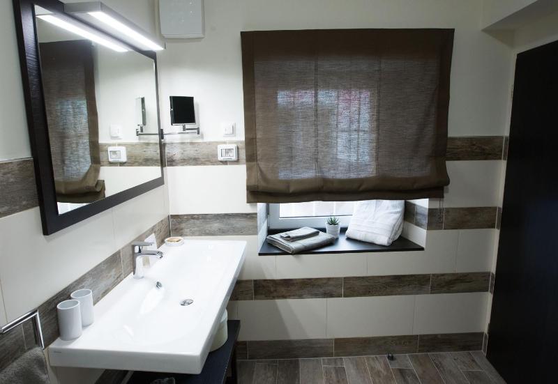 Double Room image 2