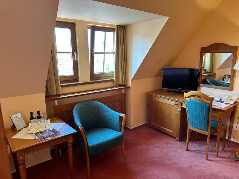 Double Room image 4