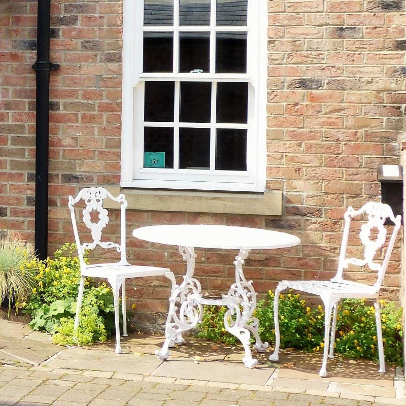 One-Bedroom Apartment image 3