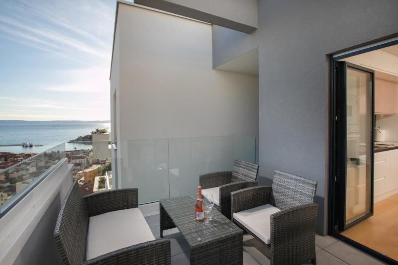 Sun&Sea Deluxe apartmentfree parking - image 16