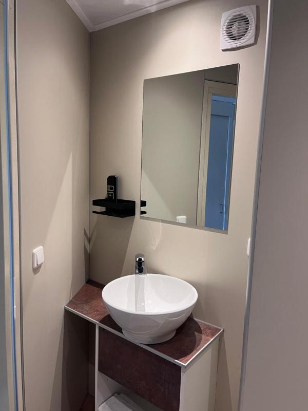 Basic Room with Shared Bathroom (1-2 Adults) image 3