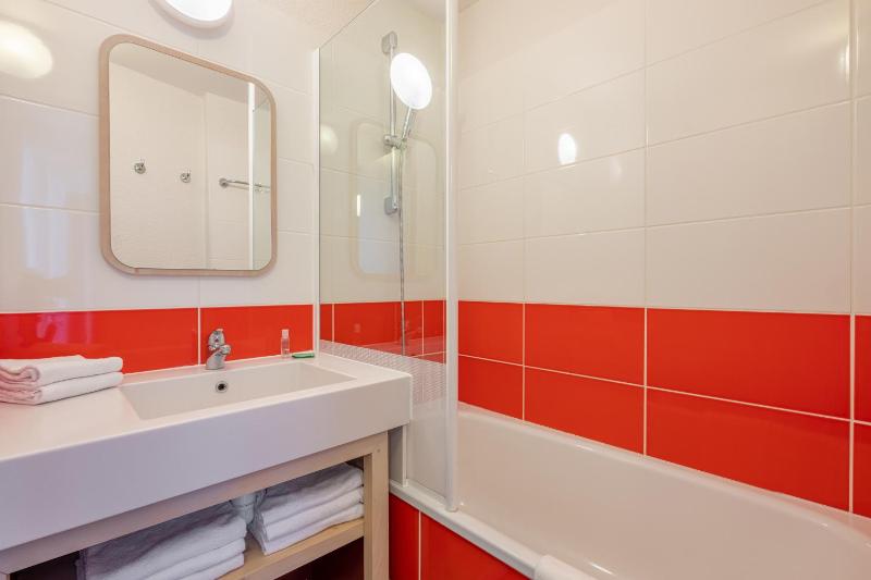 One-Bedroom Apartment with Sleeping Alcove (6 People) - Mountain View image 3
