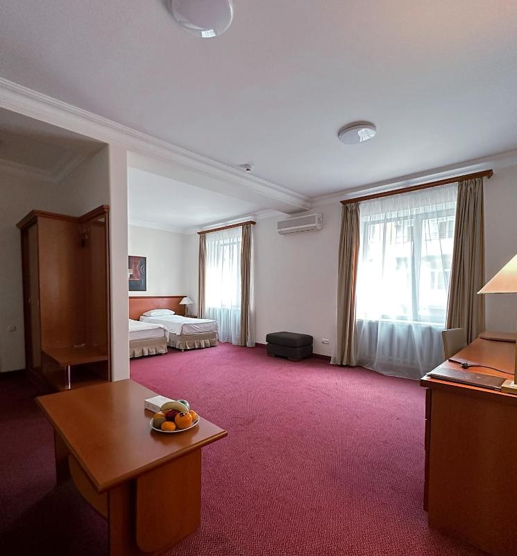 Standard Double or Twin Room image 3