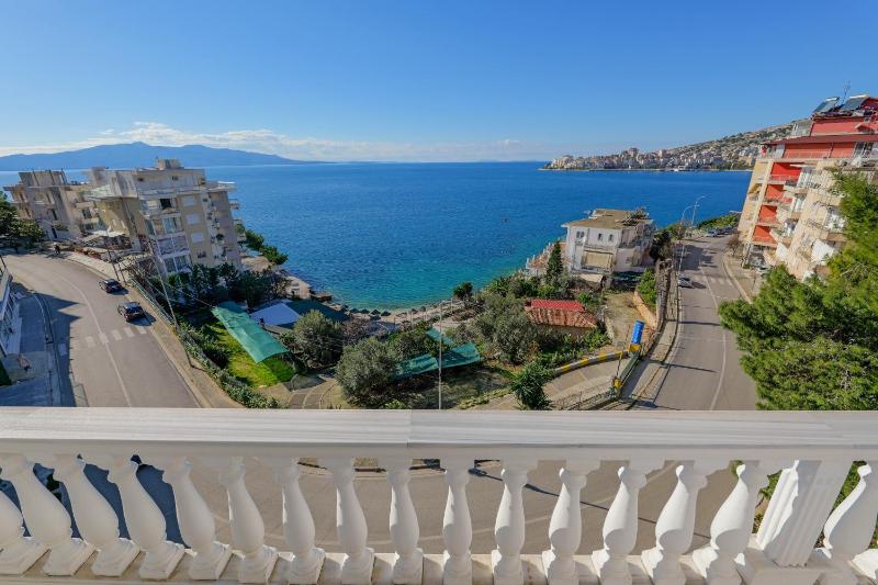 Double Room with Sea View image 1