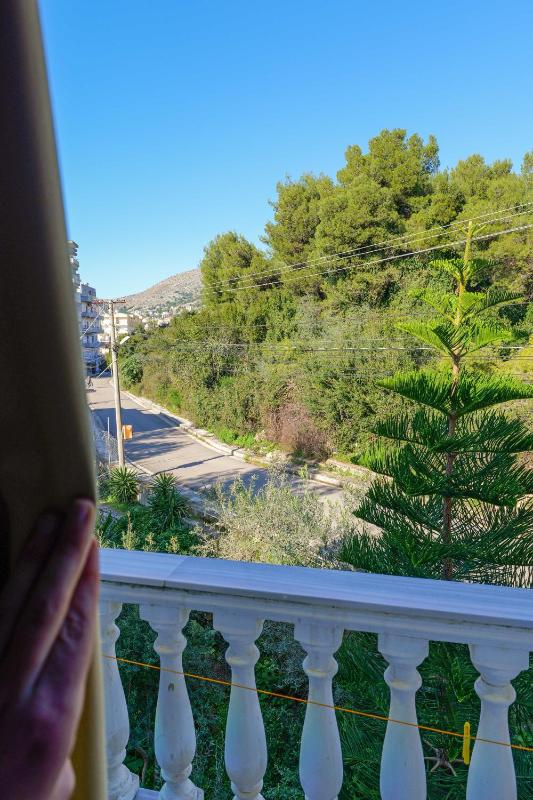 Double Room with Balcony image 4