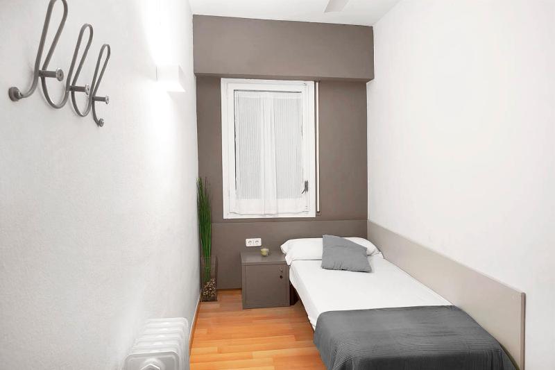 Sant Jordi Apartments Sagrada Familia - image 8