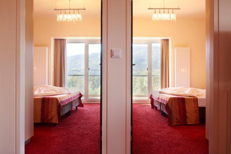 Family Suite with Balcony image 1