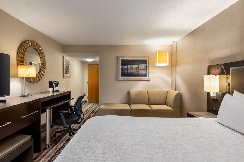 Standard Room image 4