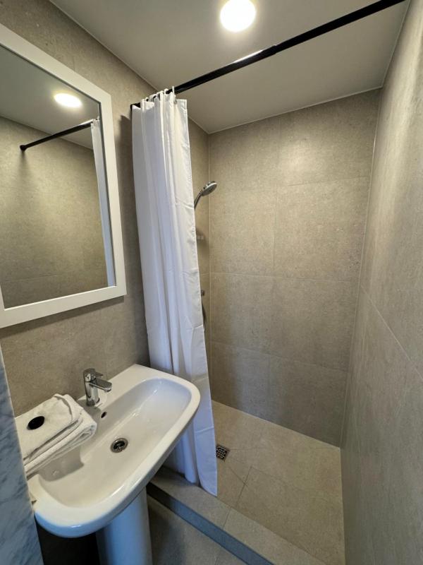 Double Room with Shared Toilet image 3